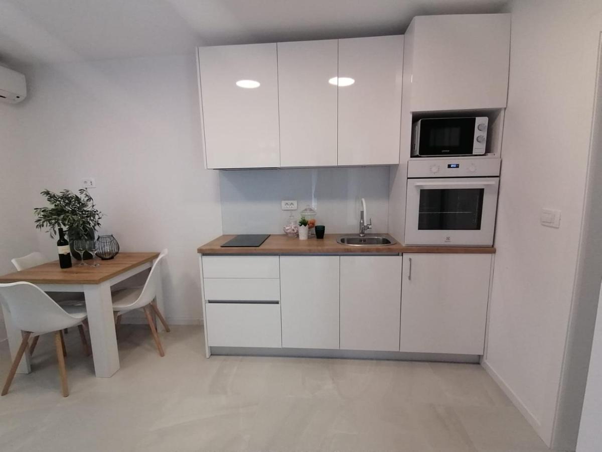 Apartmani Zoric Vodice Oda fotoğraf