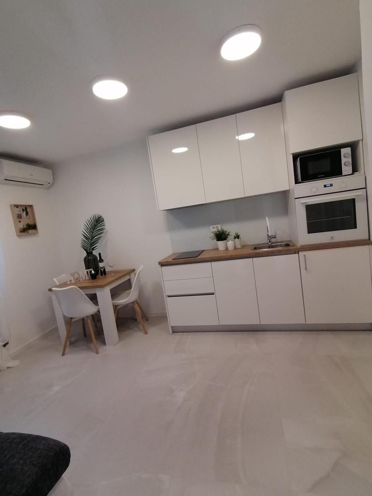 Apartmani Zoric Vodice Oda fotoğraf
